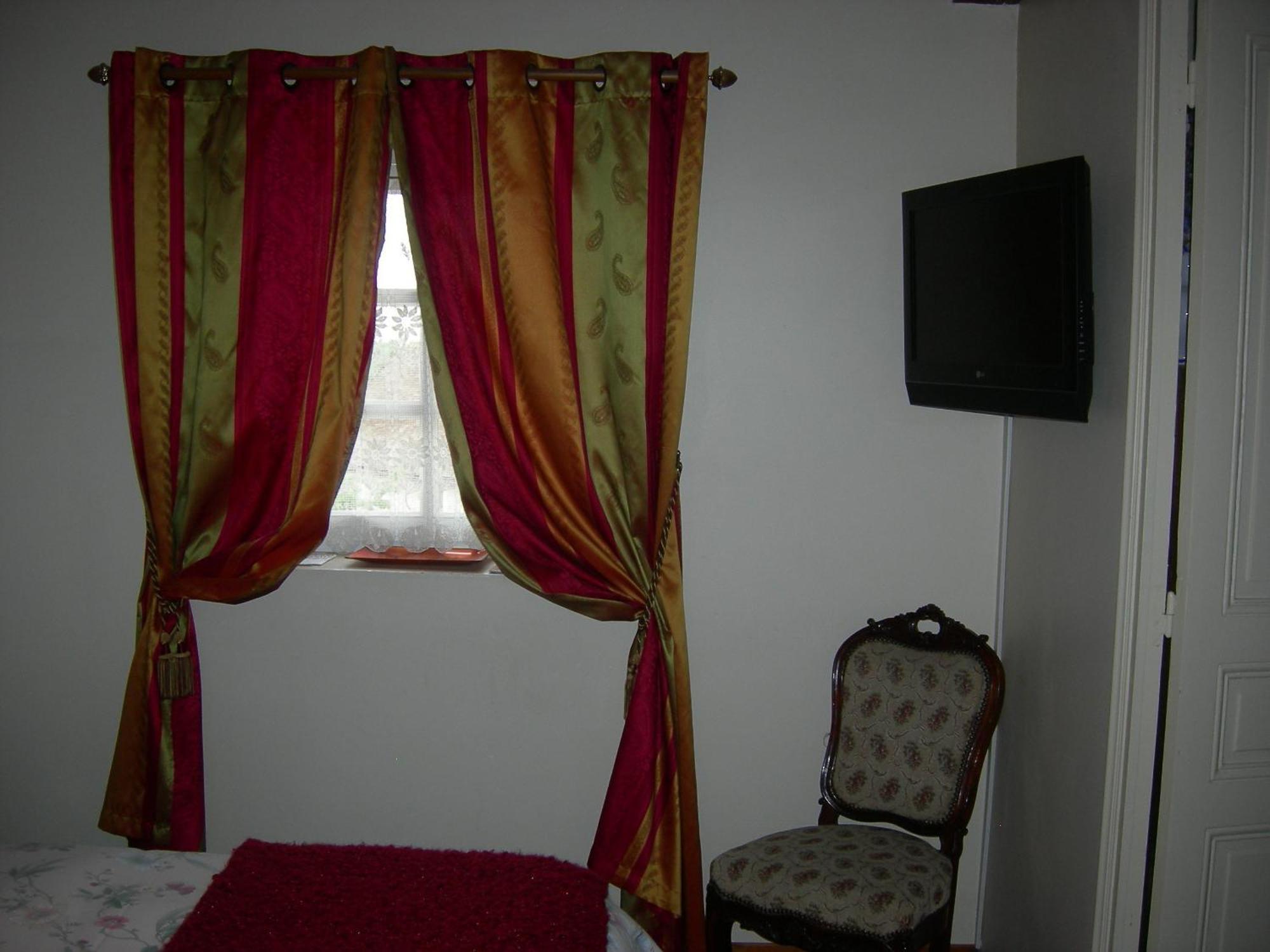 La Ferme Rose Bed & Breakfast Cergy Luaran gambar